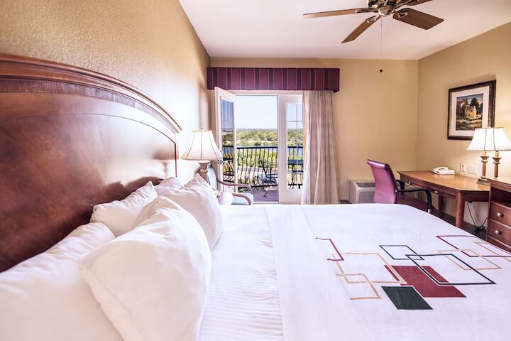 La Quinta Inn & Suites by Wyndham Marble Falls