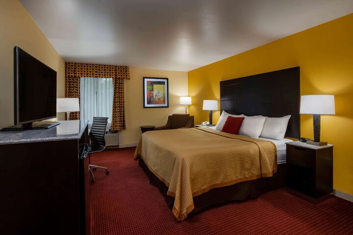 Room 10 of 21