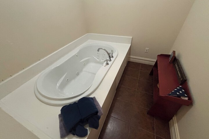 Hermann Crown Suites