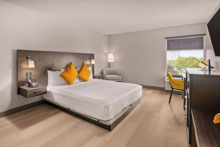 B & B Hotel Miami Airport