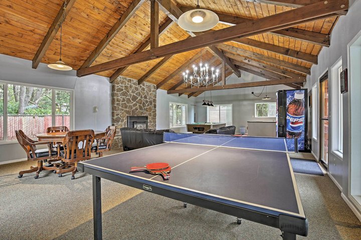 Beachfront Lincoln City Condo-patio & Pool Access!