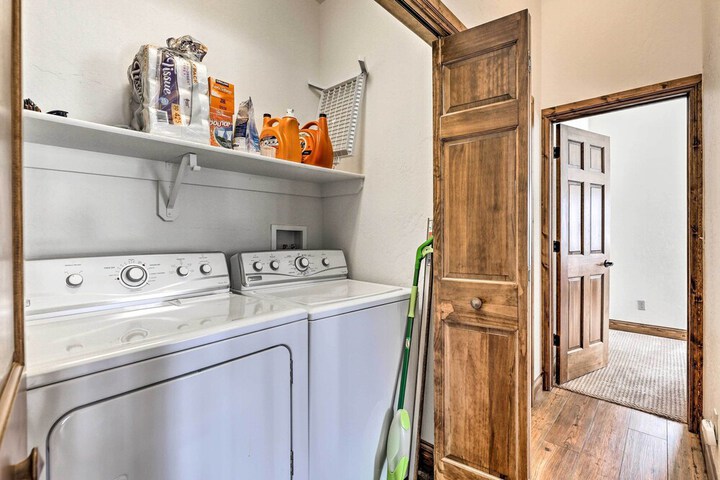 Luxe Rocky Mtn Retreat w / Hot Tub - by Winter Park