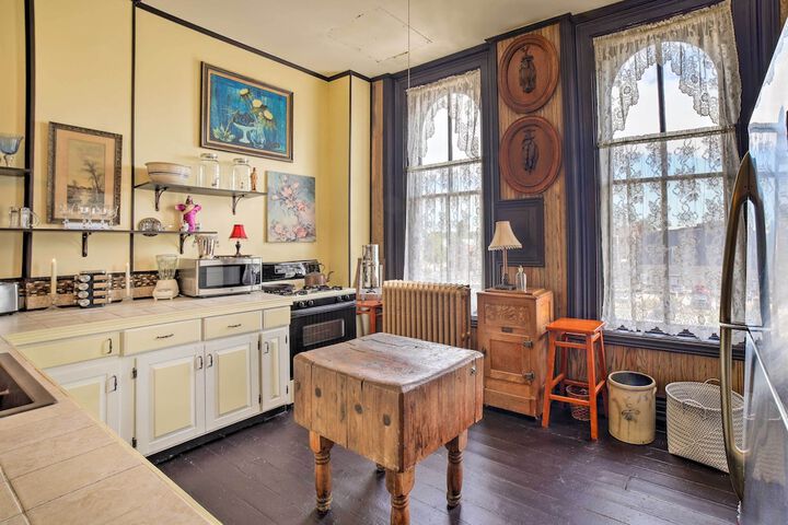 Vintage Apartment in Historic Downtown La Porte