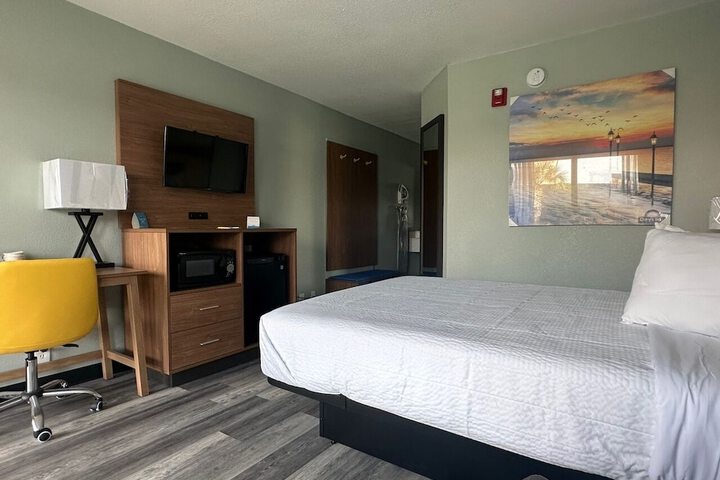 Days Inn & Suites by Wyndham Jennings