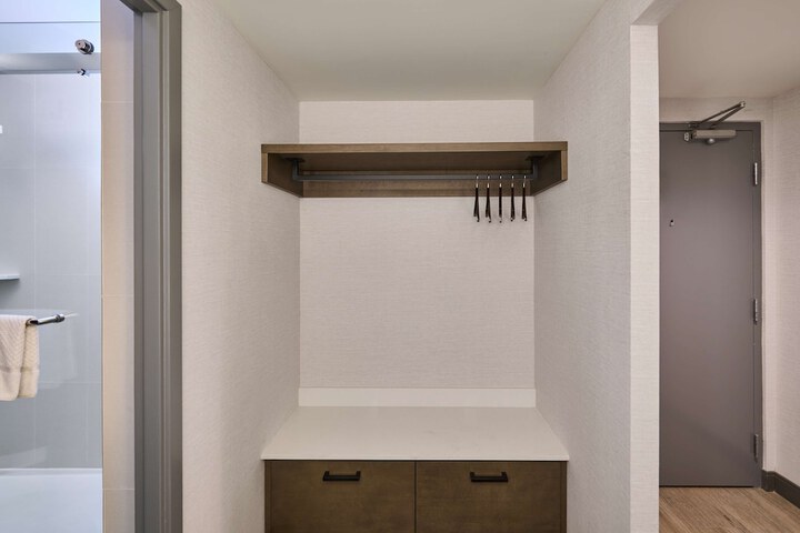 Room 62 of 94