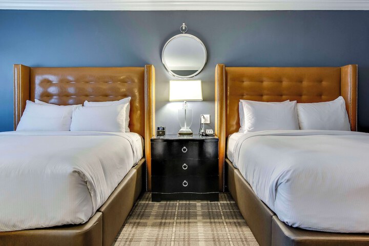 The Campbell House Lexington Curio Collection by Hilton
