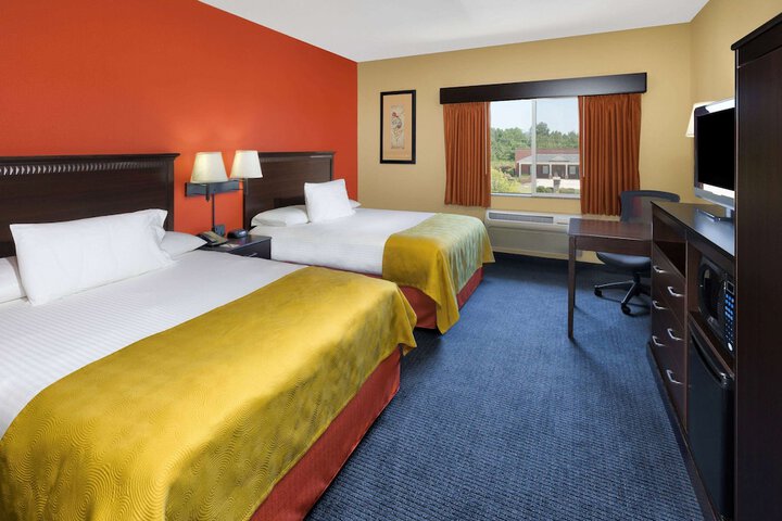 Room 12 of 24