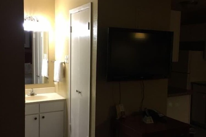 Room 34 of 47