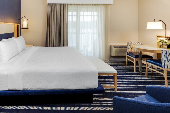 HARBORSIDE HOTEL MARINA AND SPA