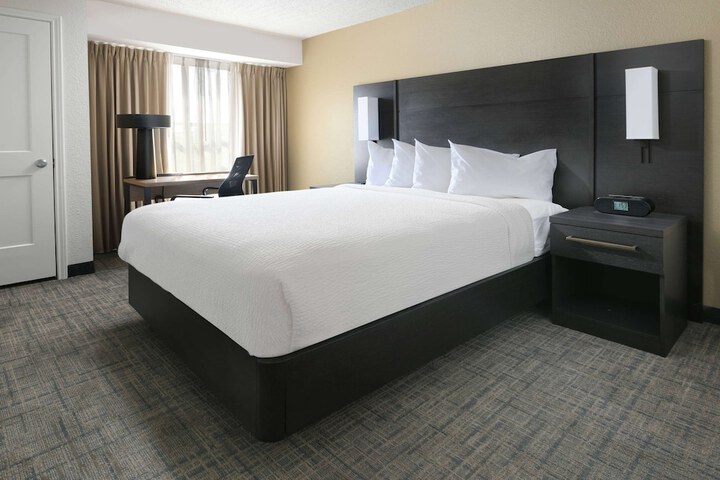 Room 10 of 50