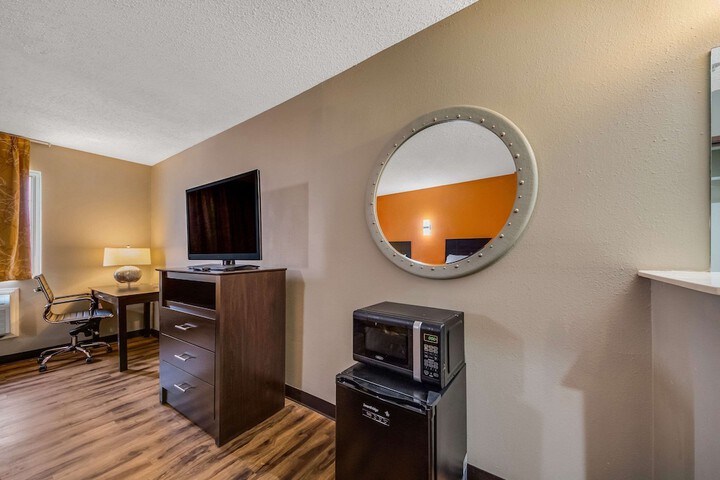 Room 33 of 59