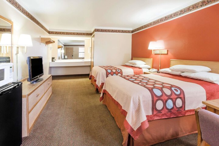 Room 13 of 27