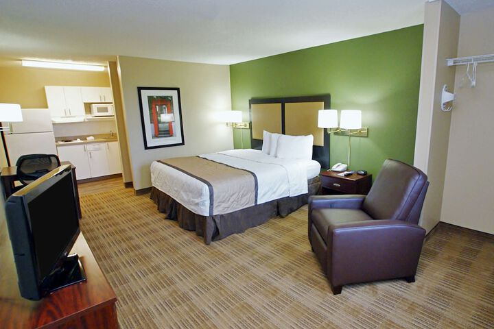 Room 12 of 26