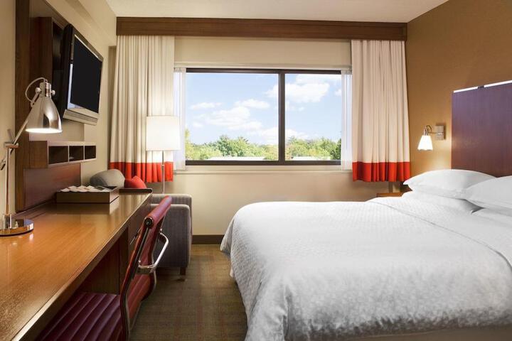 Four Points by Sheraton Cleveland Airport