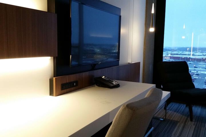 Room 33 of 47