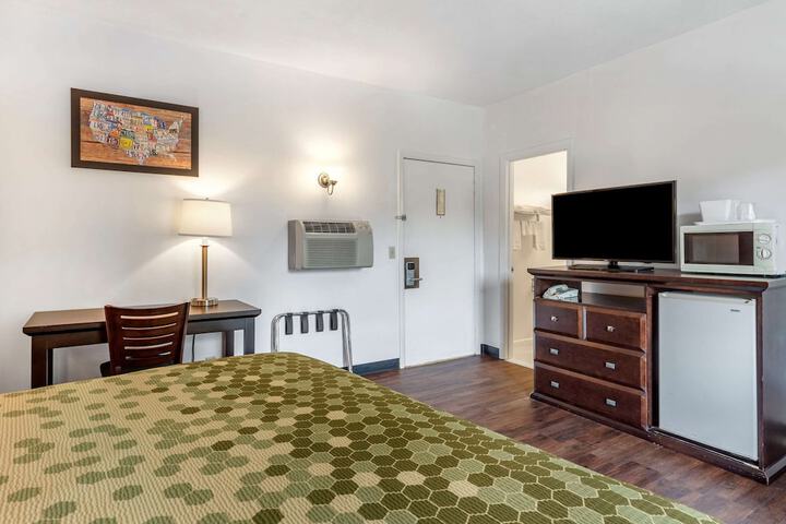 Room 18 of 27
