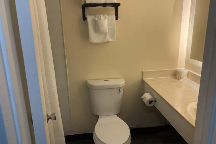 Room 15 of 25