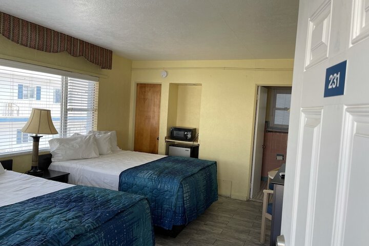 Room 14 of 70