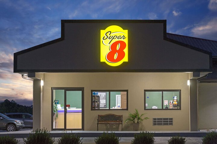 Super 8 by Wyndham Greencastle