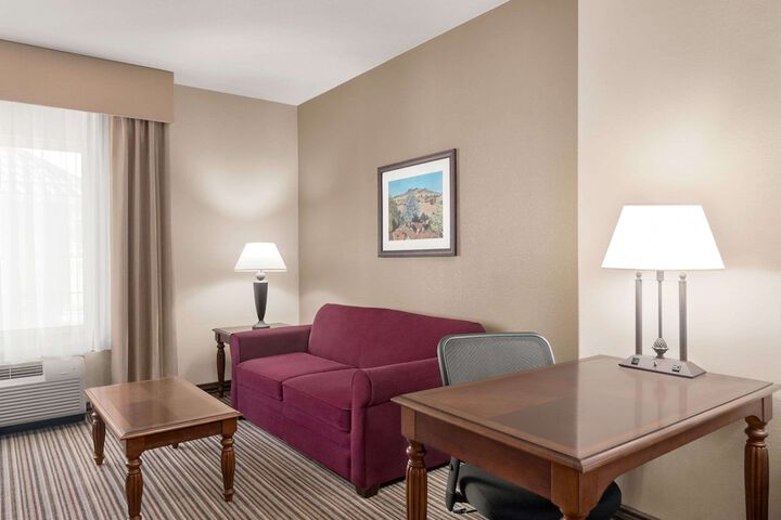 Room 34 of 62