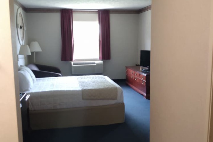Room 16 of 24
