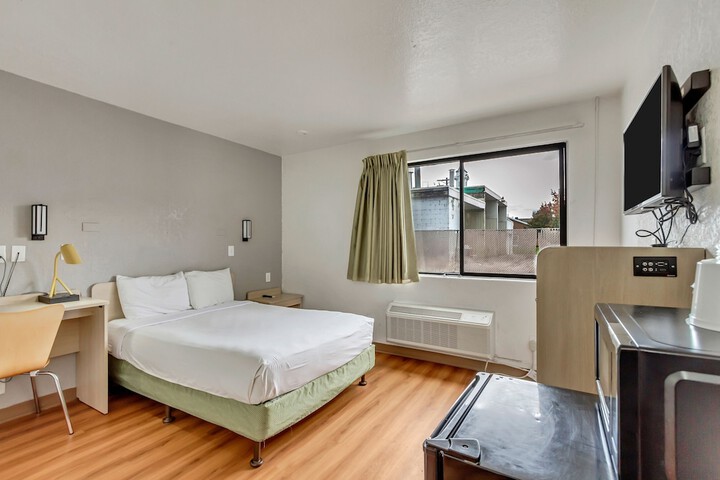 Room 43 of 61