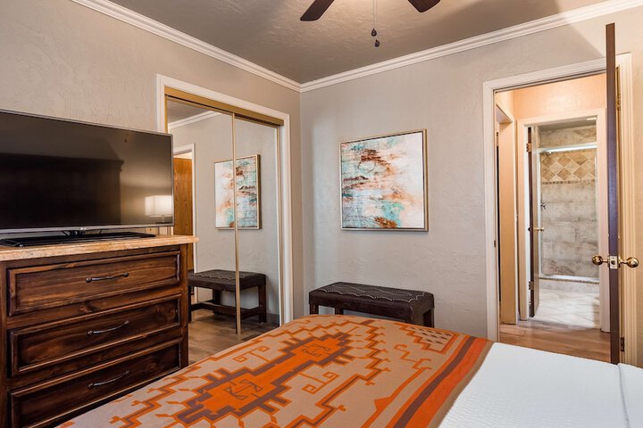 Room 15 of 29