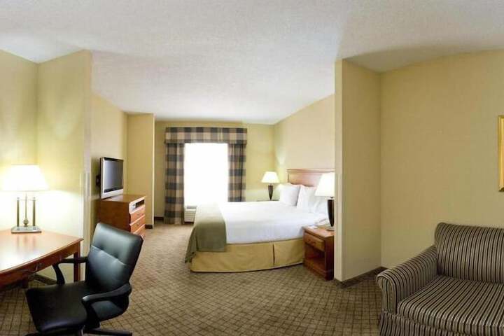 Room 16 of 38