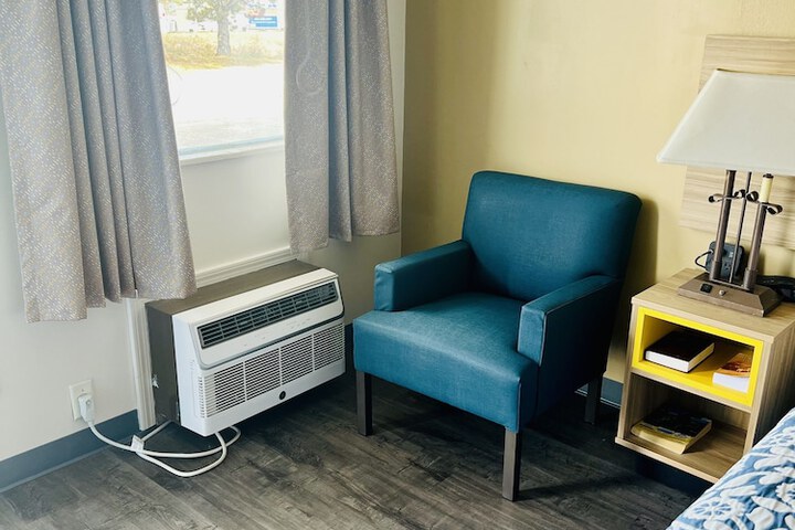 Room 14 of 33