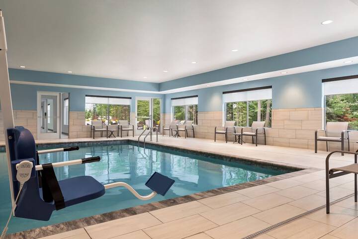 Holiday Inn Express & Suites Alexandria by IHG