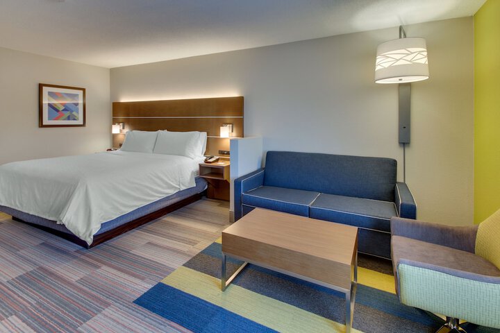 Room 22 of 36