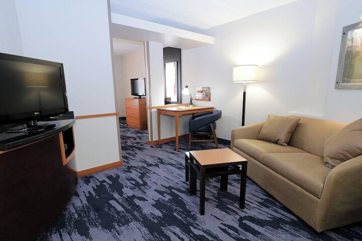 Room 14 of 33