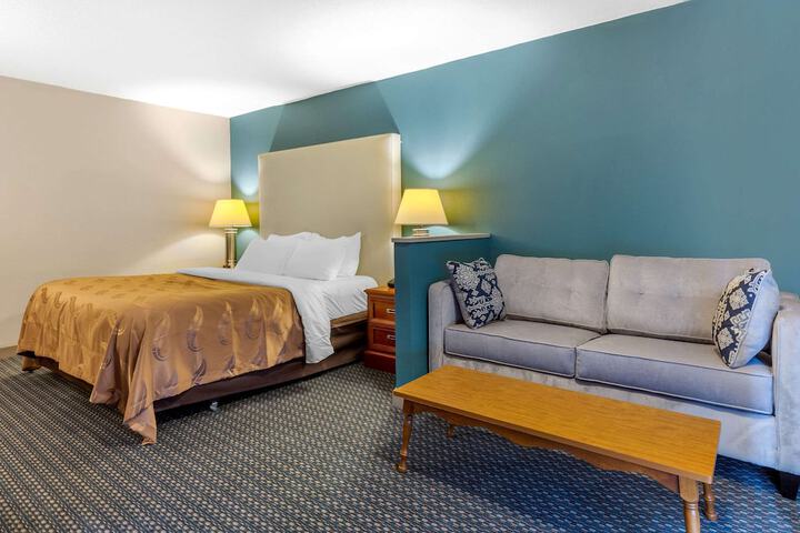 Room 11 of 30