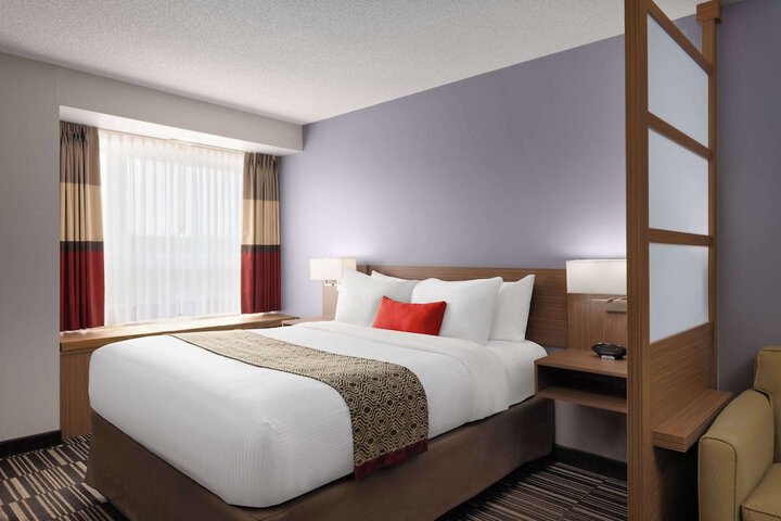 Room 32 of 57