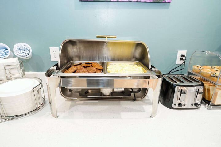 Breakfast/Coffee Service 115 of 142