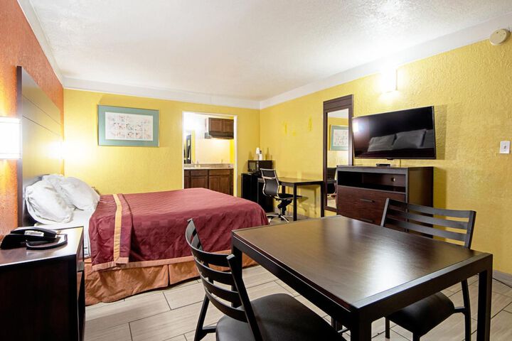Room 16 of 44