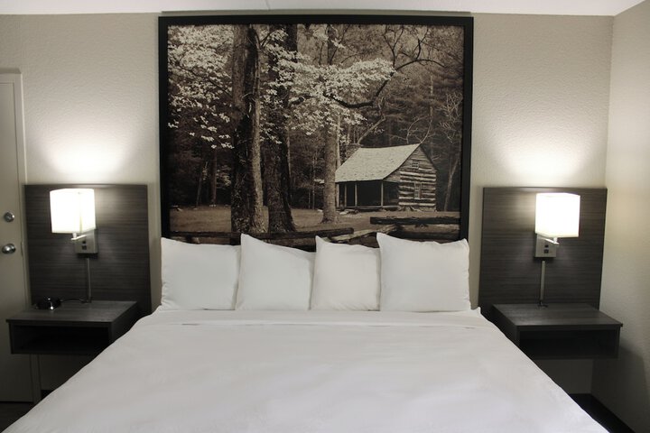 Boarders Inn & Suites by Cobblestone Hotels - Lamar
