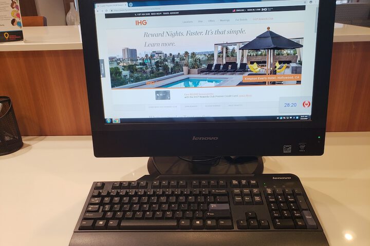 Holiday Inn Express & Suites Altoona by IHG