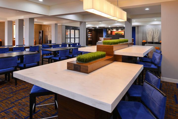 Country Inn & Suites by Radisson Brown Deer - Milwaukee North