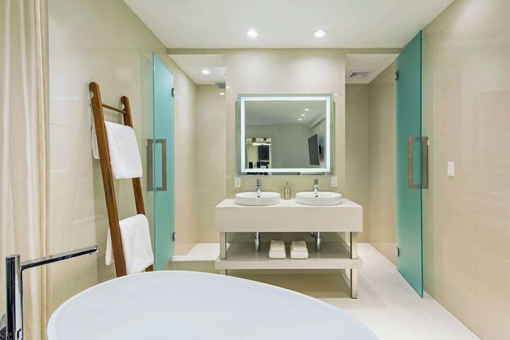 Room 21 of 82