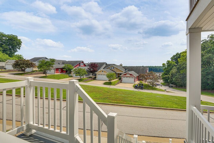 Walk to Mississippi River: Grafton Townhome!