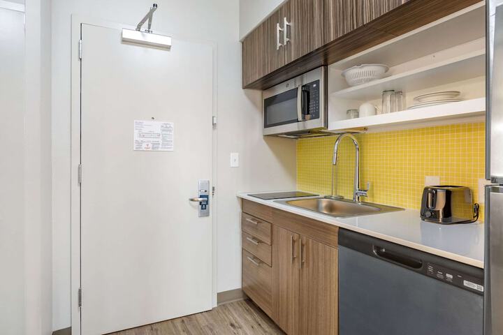 Room 18 of 29