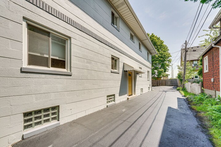 Wyandotte Vacation Rental Apartment Near Hospital!