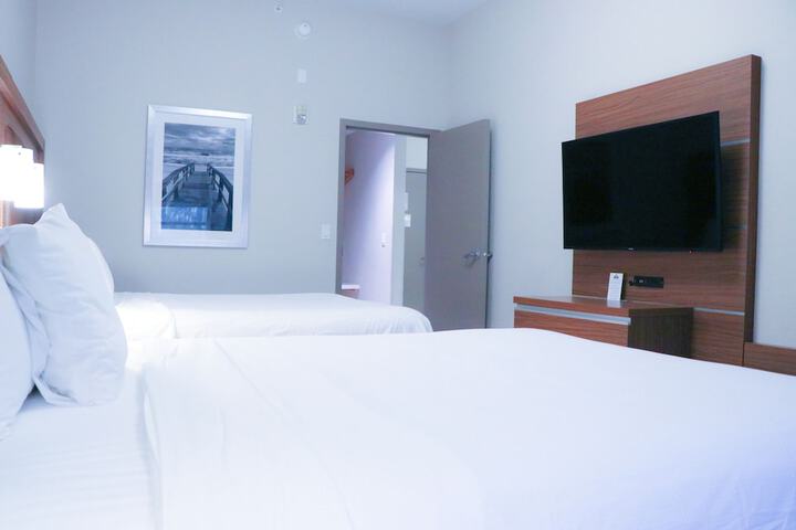 Room 26 of 40