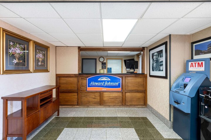 Howard Johnson by Wyndham Gillette