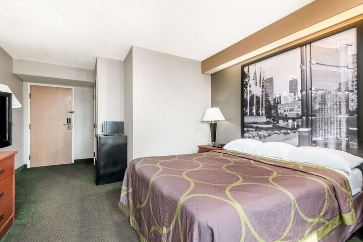 Room 12 of 21