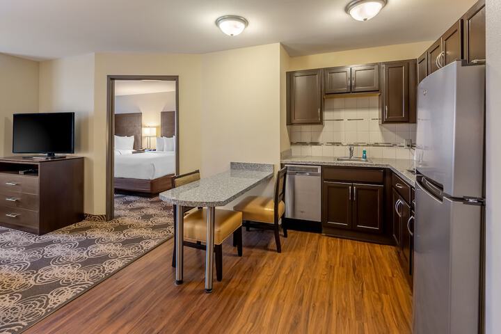 Room 11 of 28