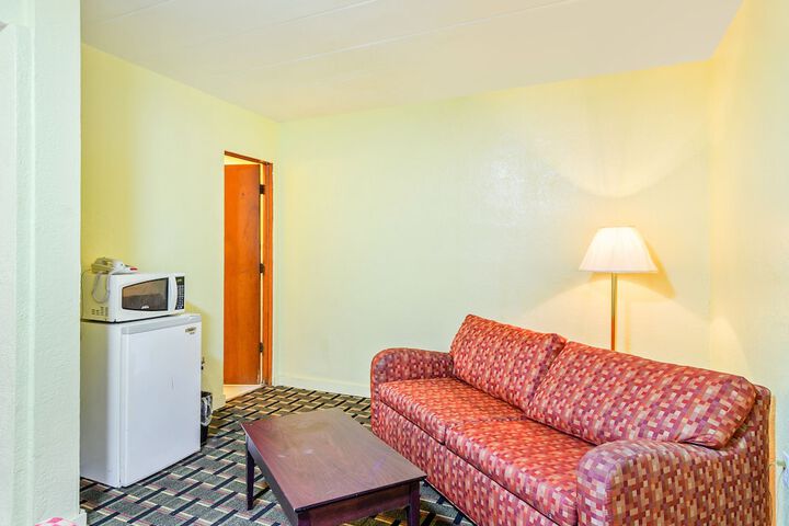 Room 30 of 33