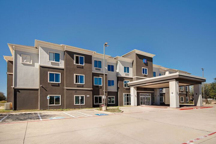 Motel 6 Fort Worth TX – I-35 & I-20