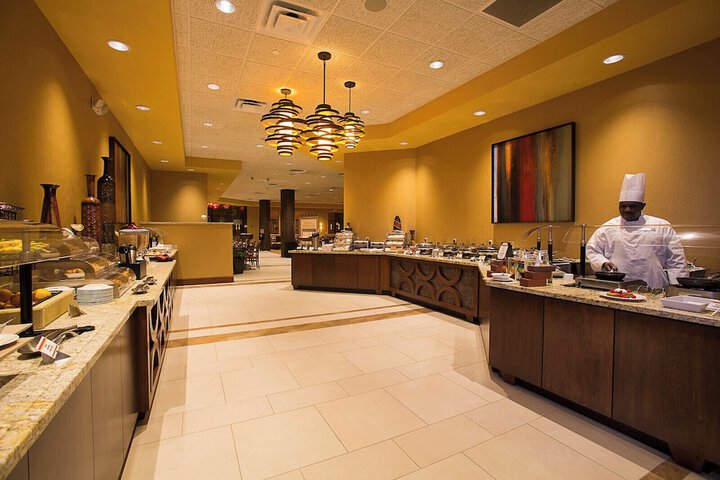 Dining 24 of 34